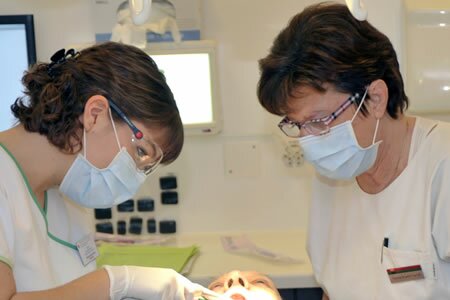 Formation d'hygiéniste dentaire ES