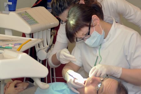 Formation d'hygiéniste dentaire ES